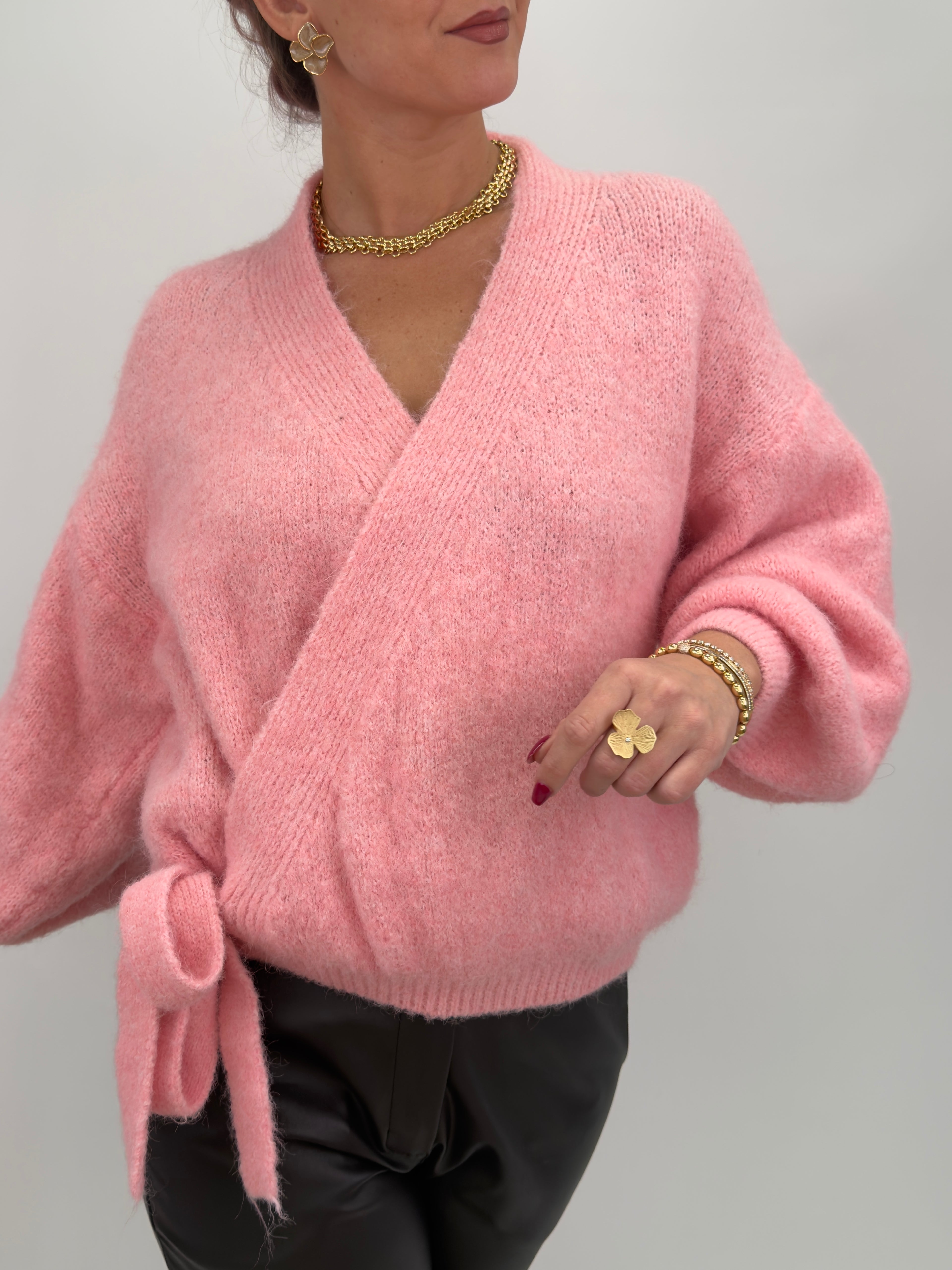 KOMMANDE - Stickad omlottkofta ROSA