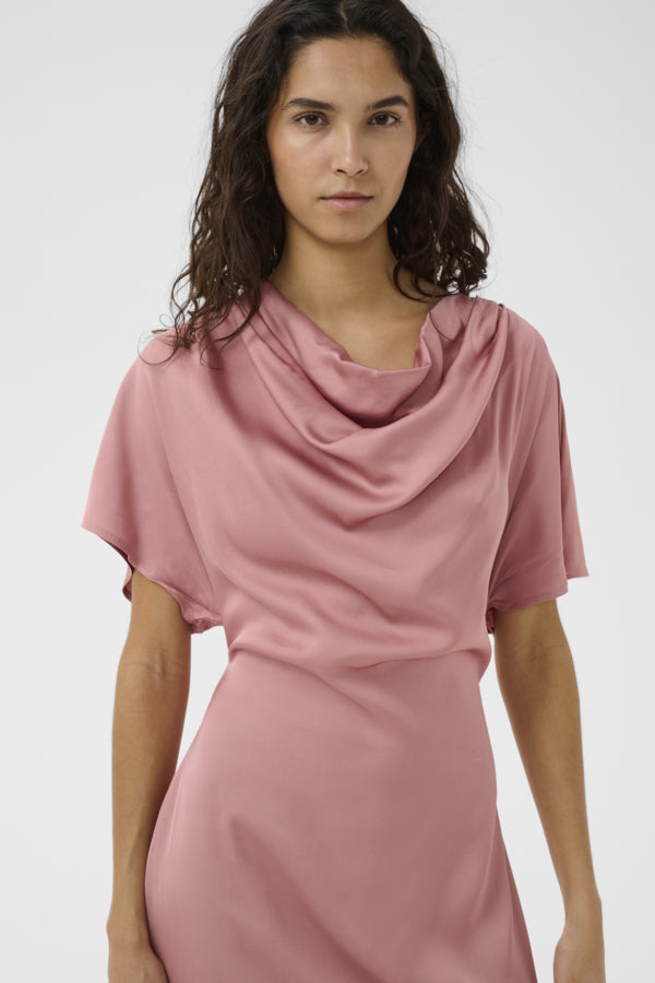 SLEvilia Dress rosa