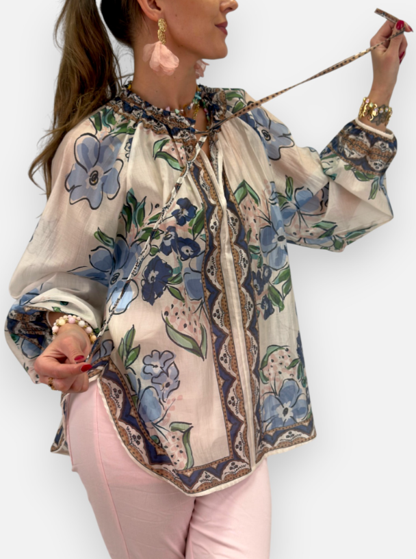 Blommig blus i tencel