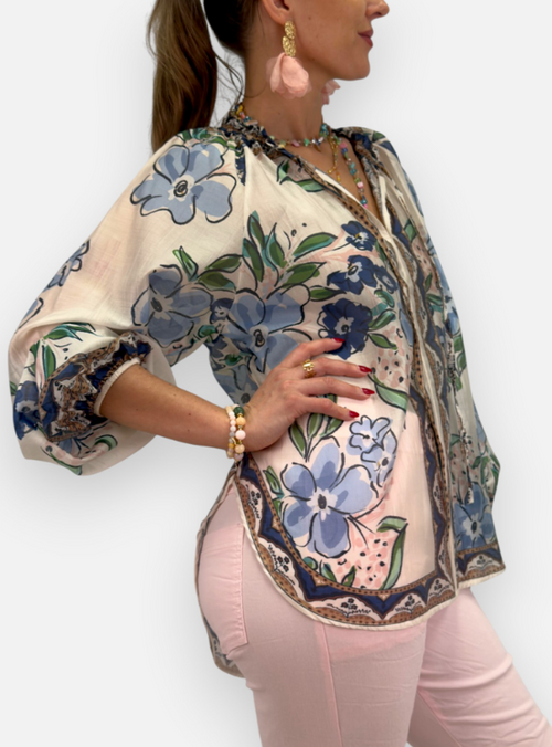 Blommig blus i tencel