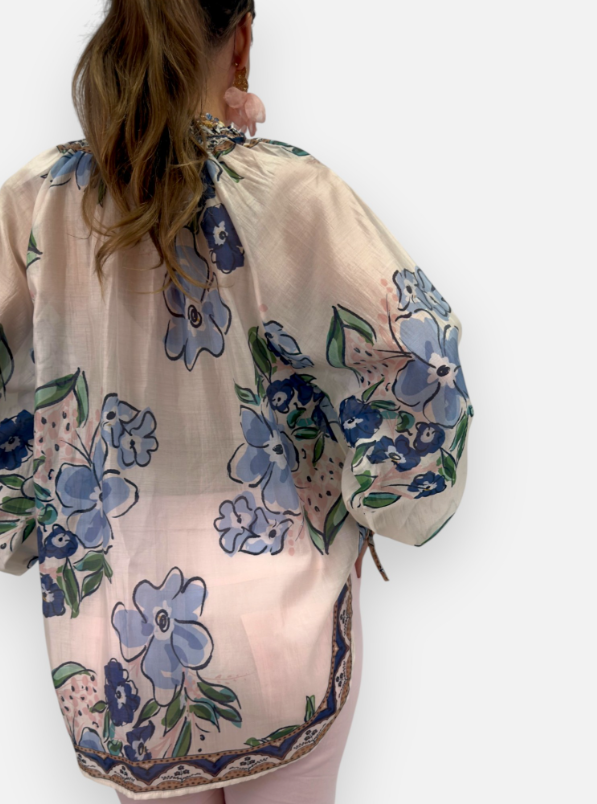 Blommig blus i tencel