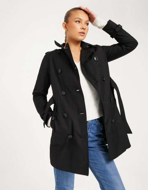 Annie Trenchcoat