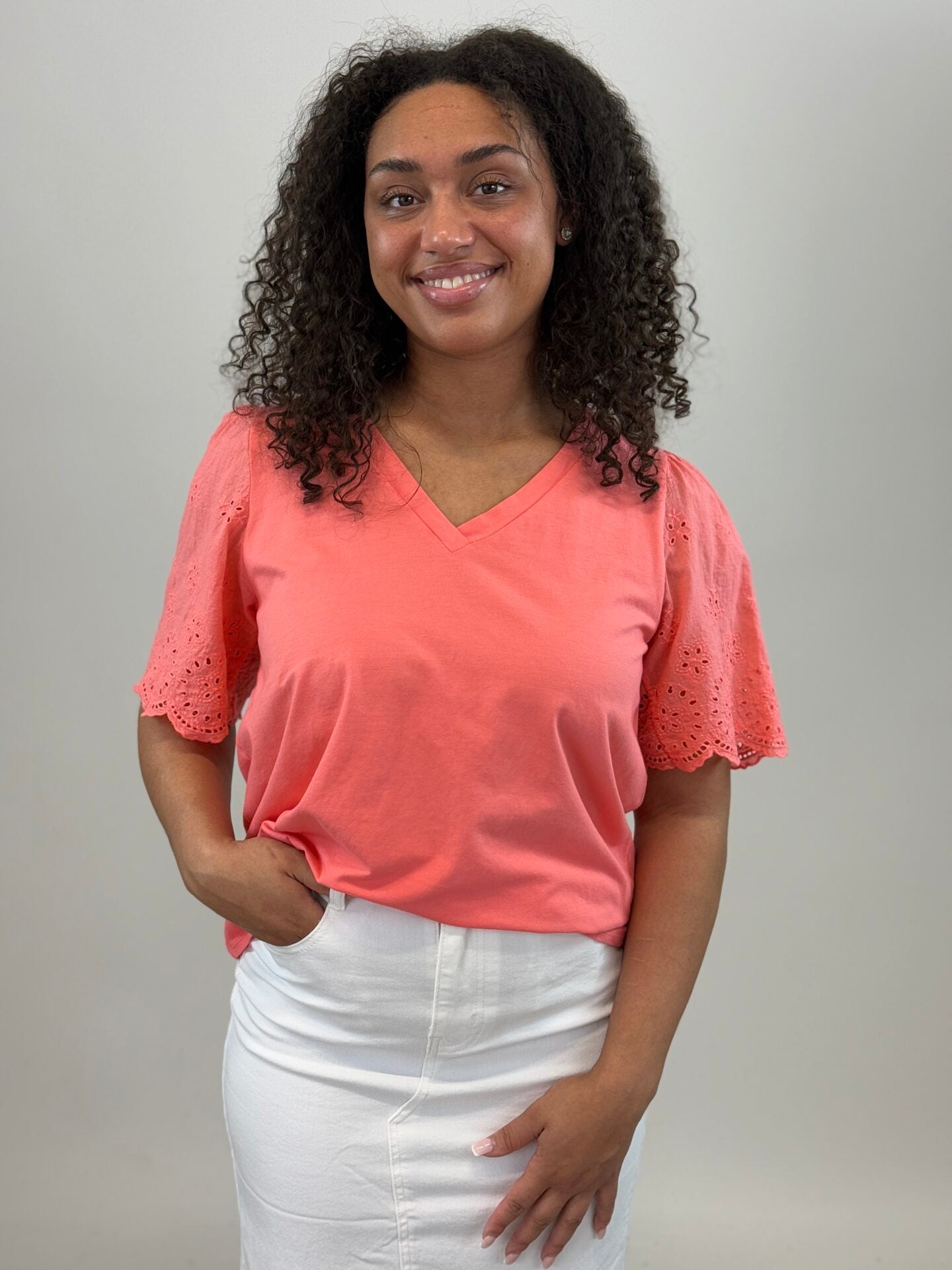 Syllan top vit & coral
